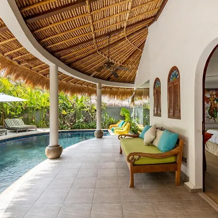 Tropical Ambience - 5 Bedrooms Private Seminyak Villa